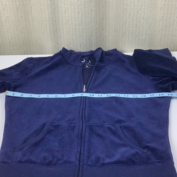 NY&C Women’s Size Small Velvety Hooded Zip Up. - Picture 2 of 10